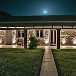 Dalas Beach House